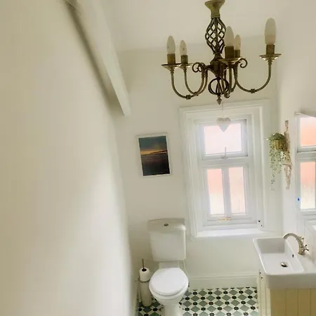 Apartment 3 Bedroom Apartment Town Centre Saltburn.