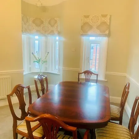 3 Bedroom Apartment Town Centre Saltburn.